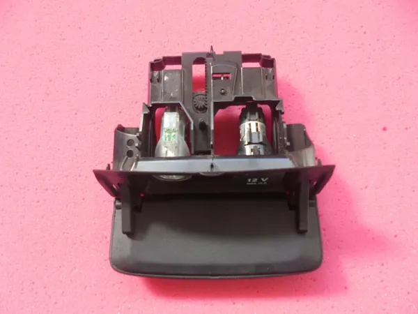 Mercedes W222 Tändaruttag OEM A2228200209 image 3