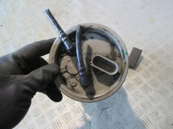 Bomba de Combustível VW Passat B5 FL 1.9 TDI 3B0919050B image 3