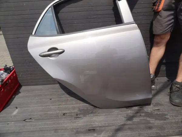 Kia Picanto III bakdörr image 3