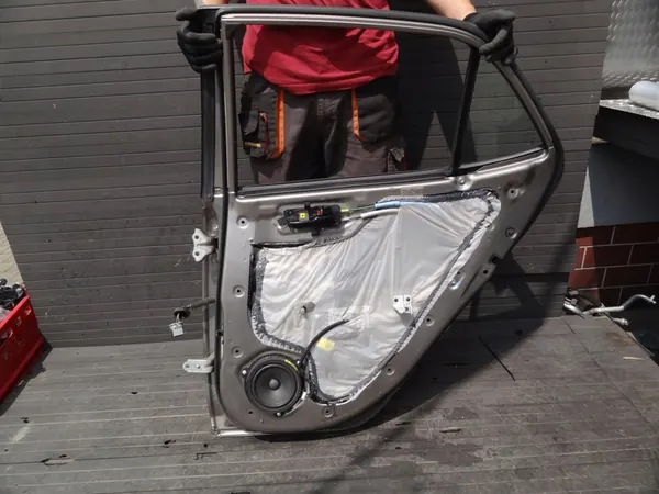 Kia Picanto III bakdörr image 4