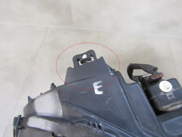 Volvo XC90 Etuvalo Oikea Xenon 06-14 OEM 31111846 image 6