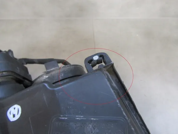 Volvo XC90 Etuvalo Oikea Xenon 06-14 OEM 31111846 image 7