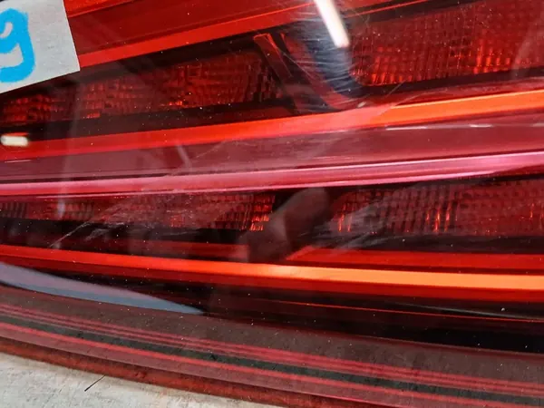 AUDI Q3 LIFT LÁMPARA TRASERA DERECHA LED 8U0945094N image 4