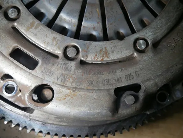 VW Koppelingsset OEM 03C141025G 03C141031D 03C105273K image 4