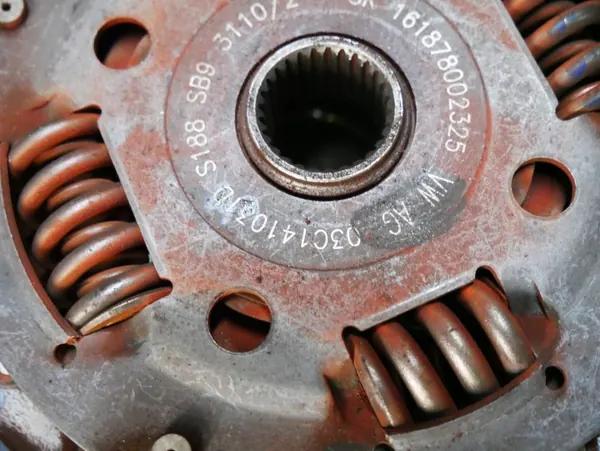 VW Koppelingsset OEM 03C141025G 03C141031D 03C105273K image 9