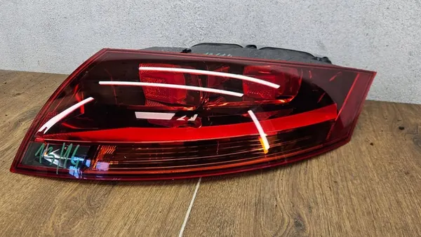 Audi TT Mk2 08- Luz trasera derecha image 2