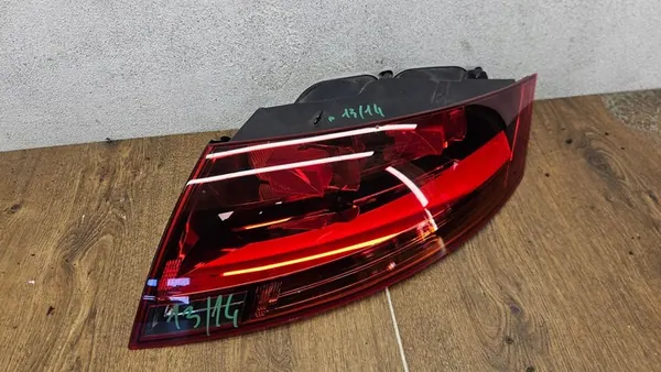 Audi TT Mk2 08- Luz trasera derecha image 3