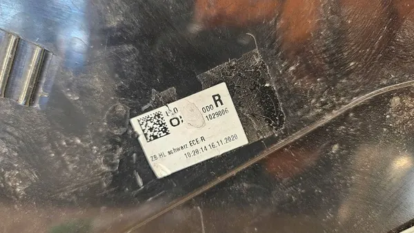 Audi TT Mk2 08- Luz trasera derecha image 7