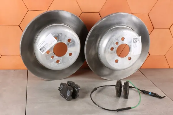 BMW OEM 6883979 Achteras Remschijven & Blokken Set image 2