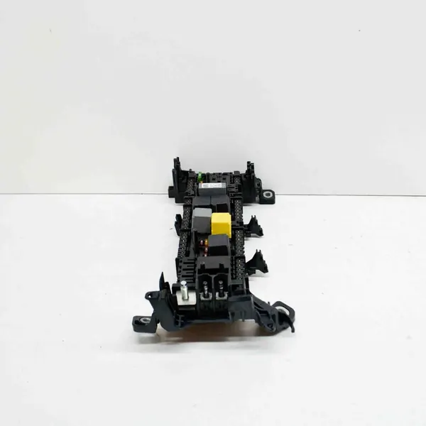 Mercedes-Benz GL X166 2015 Caja de fusibles image 4