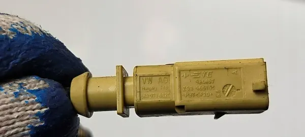 SONDA SKODA KAROQ FACELIFTING 05L906088AK image 5