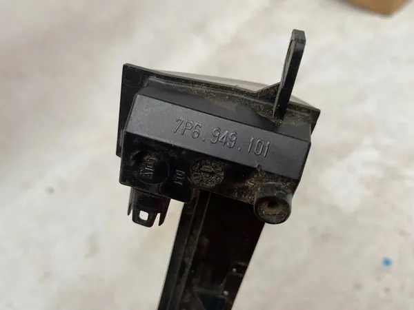 Indicador LED do espelho esquerdo VW Touareg 7P 7P6949101 image 4