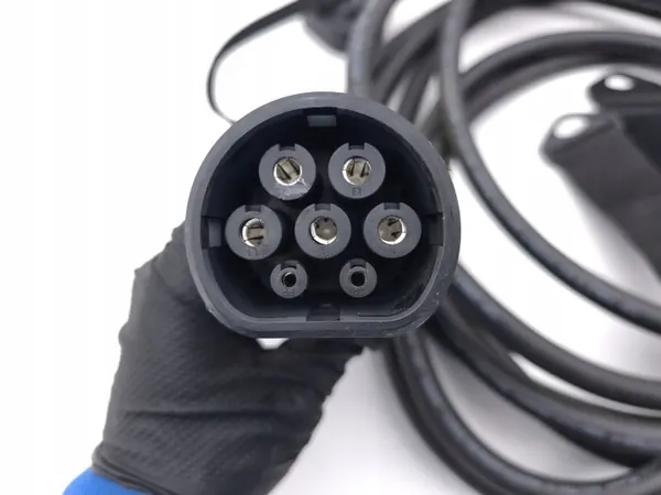 Cable de carga EV Tesla OEM 500311 - Usado image 3