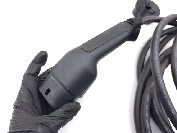 Cable de carga EV Tesla OEM 500311 - Usado image 4