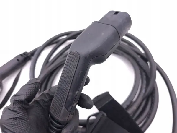 Cable de carga EV Tesla OEM 500311 - Usado image 7