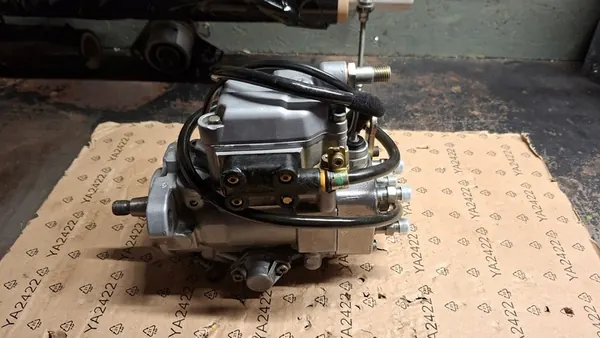 BOSCH Brandstofpomp Mercedes Sprinter 2.9 TDI image 4