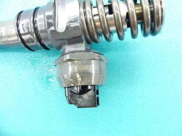 OEM 0414720038 polttoainepumppu 1.9 TDI käytetty image 4