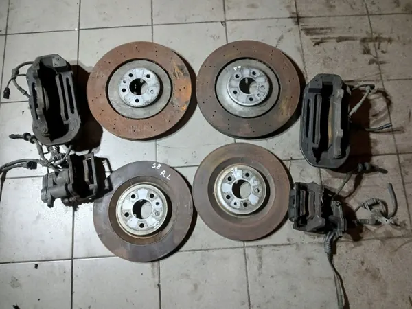 Audi S8 Bremsensatz OEM 4H0 S8 LIFT Vorder- & Hinterachse image 4