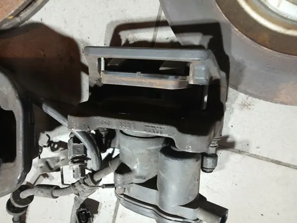 Audi S8 Bremsensatz OEM 4H0 S8 LIFT Vorder- & Hinterachse image 7