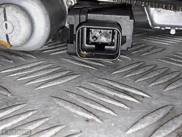 Régulateur de vitre Opel OEM 09113361 pour Corsa 2003 image 6