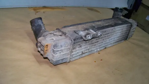 Radiador Intercooler Kia Sorento I OEM Usado image 3