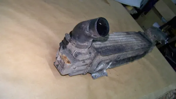 Radiador Intercooler Kia Sorento I OEM Usado image 4