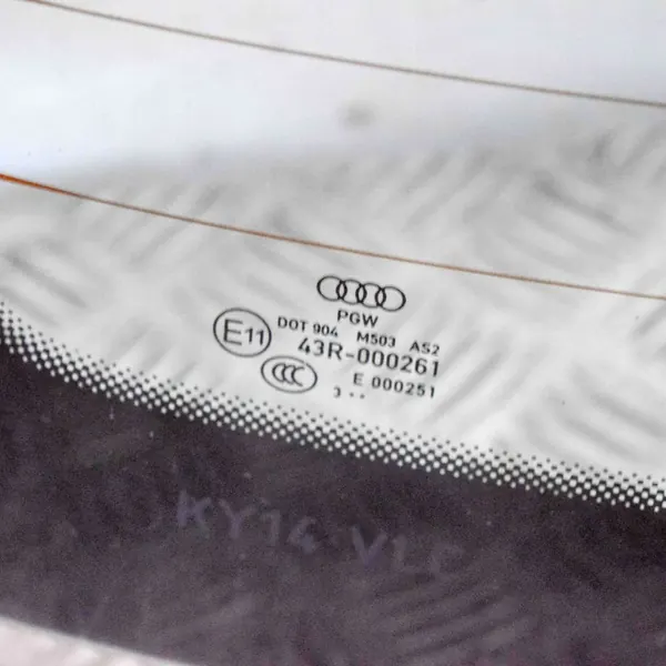 Vidro traseiro AS2 para Audi A5 (F53) 2017 - Usado image 3