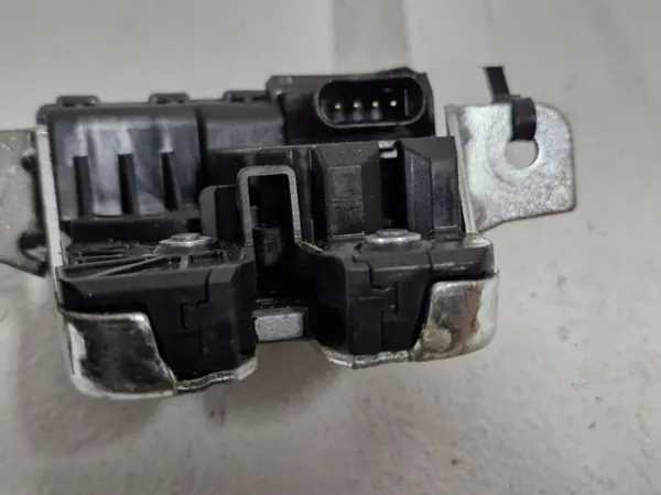Mercedes-Benz W176 kofferbakslot OEM A0997400500 image 4