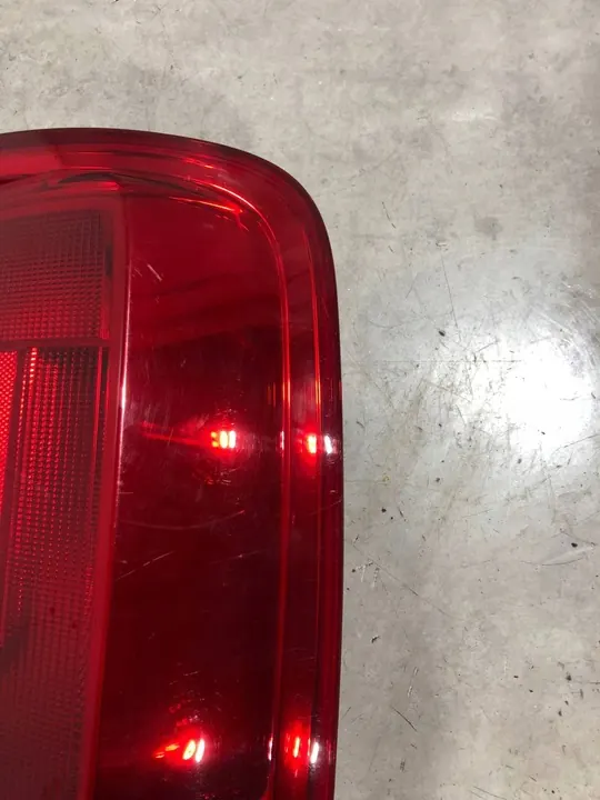 Lámpara trasera Volkswagen Amarok 2H1945096G image 4