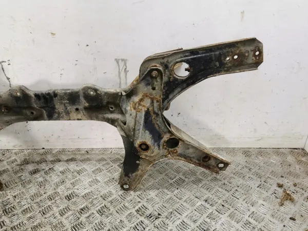 Ford Orion 1991 Subchassi dianteiro OEM AMD143553 image 3