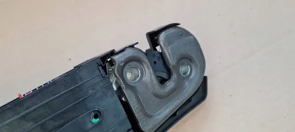 Mécanisme de verrouillage dossier Audi A5 8T OEM 8K9885681A image 7