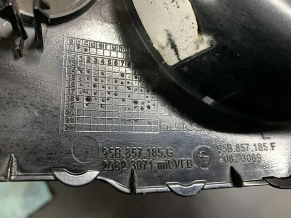 Porsche Macan Couvre-miroir inférieur gauche OEM 95B857185G image 4