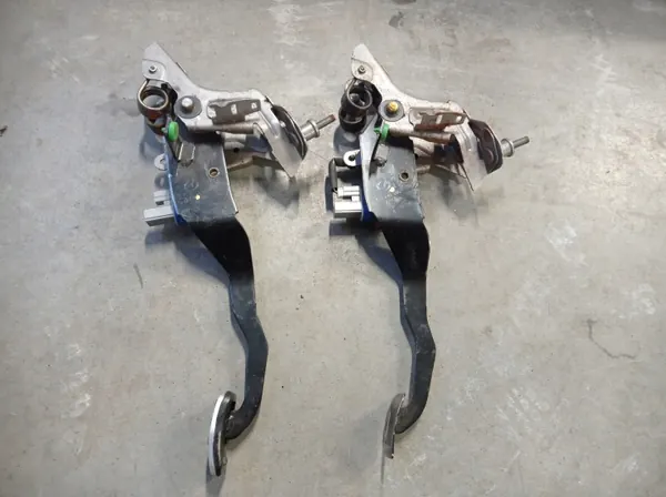Pedal embraiagem Mazda OEM GDB4 para Mazda 6 GH image 4