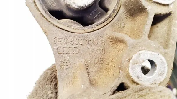 Audi A4 Supporti motore e cambio 2004 2.5L 8E0599125B image 3