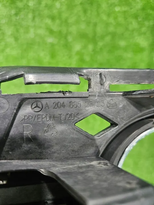 Rejilla de parachoques derecha Mercedes W204 A2048852323 image 5