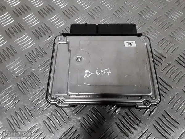 VW Scirocco ECU OEM 03L906018GF - 2000 TDI image 3