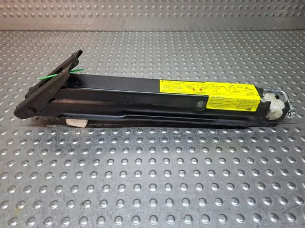 Cric de roue Mercedes OEM S26372976 - État utilisé image 2