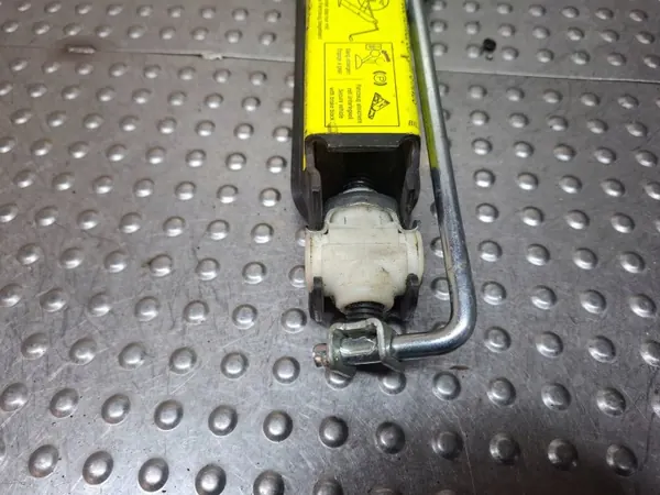 Cric de roue Mercedes OEM S26372976 - État utilisé image 4