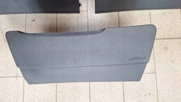 Airbag genou OEM 7N1880841D pour VW Sharan II image 2