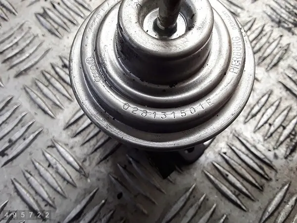 EGR-venttiili Audi A4 B5 1996 1900 TDI 028131501E image 4
