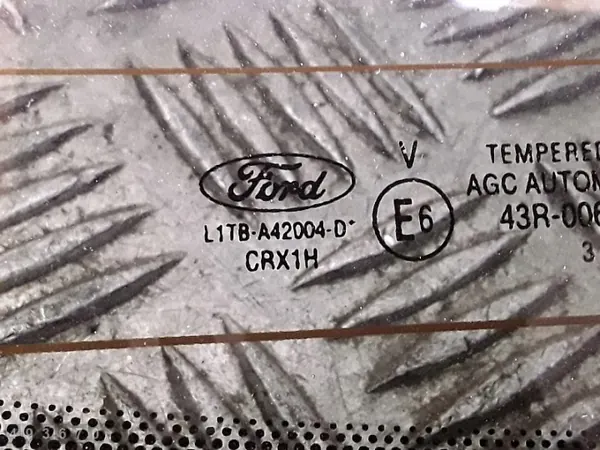 Ventana trasera Ford Puma OEM e643r006723 Usada image 5