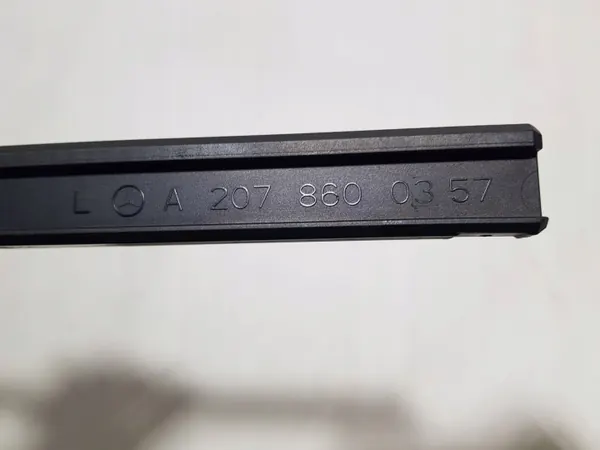 Carril esquerdo alimentador cinto Mercedes Classe E W207 OEM A2078600357 image 9