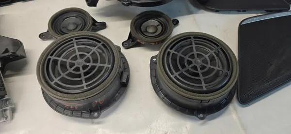 OEM NAGŁOŚNIENIE WZMACNIACZ Bose-kaiuttimet Audi A6 C7 image 10