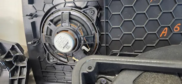 OEM NAGŁOŚNIENIE WZMACNIACZ Bose-kaiuttimet Audi A6 C7 image 8