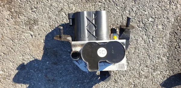 Mercedes S W221 Ophangkleppomp OEM A2213200635 image 2