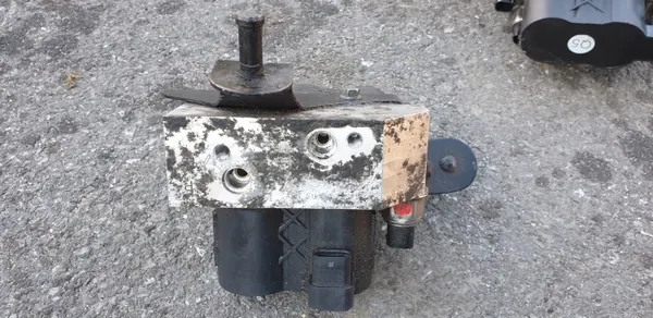 Mercedes S W221 Ophangkleppomp OEM A2213200635 image 5