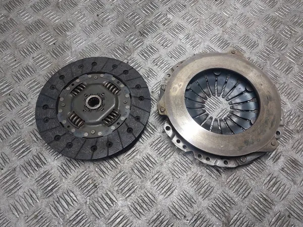 Kytkinlevy + Painelevy Opel Astra G 1.7 CDTI 55351769 image 5