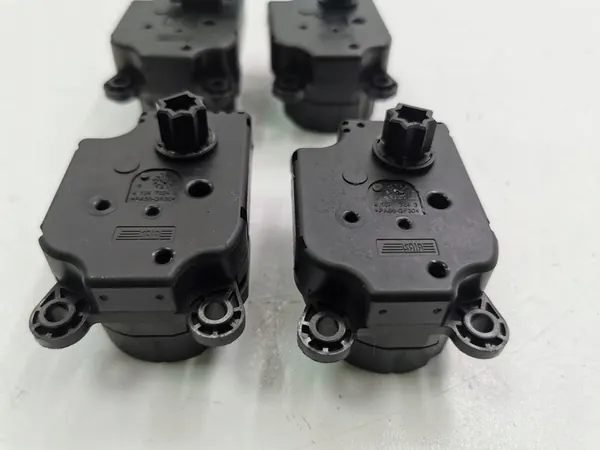 Ford Kuga II 2014 Conjunto de motor de calefacción AV6N19E616AA image 6