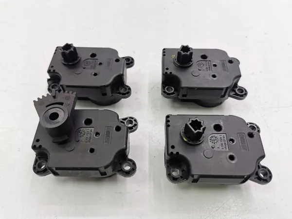 Ford Kuga II 2014 Conjunto de motor de calefacción AV6N19E616AA image 7