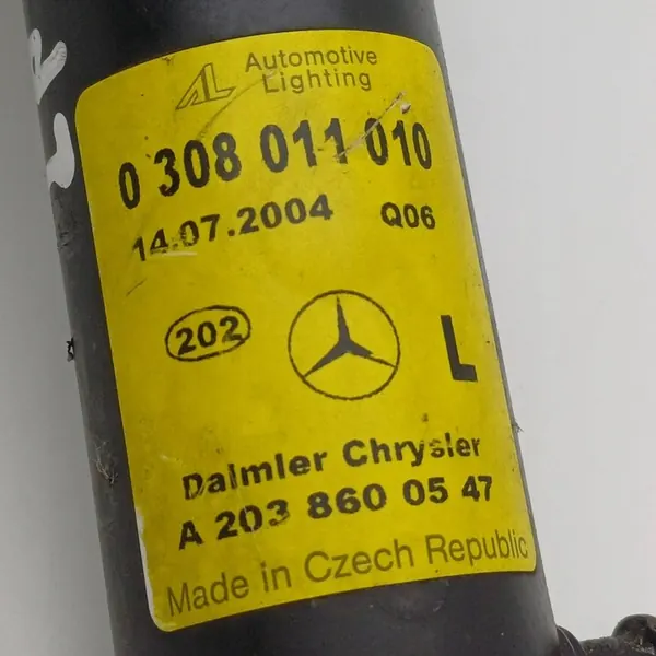 Left Front Headlight Washer Nozzle Mercedes W203 A2038600547 image 3